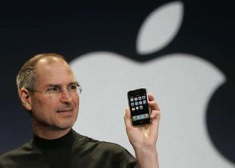 Steve-Jobs-to-Drop-the-Bomb-on-the-iPhone-1
